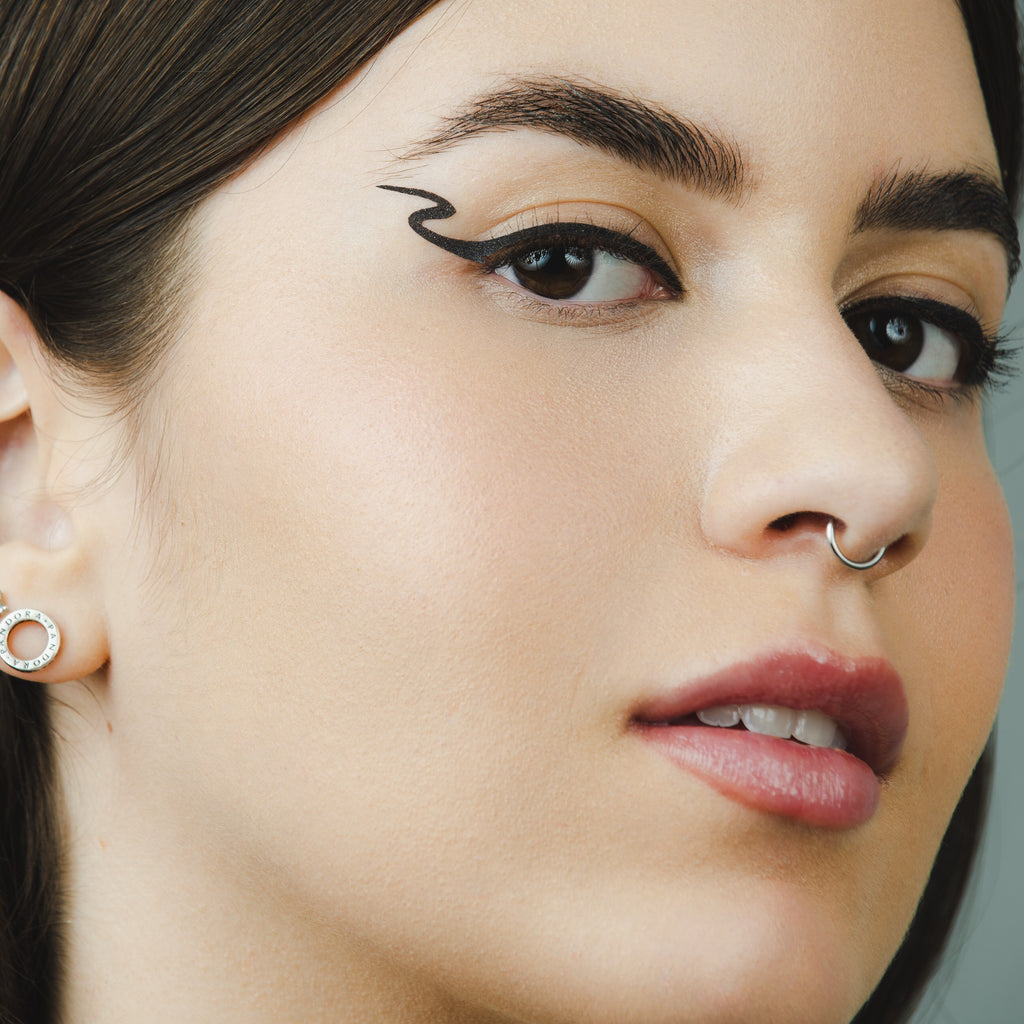 Delineador Adesivo Sofia Santino - S de Sofia