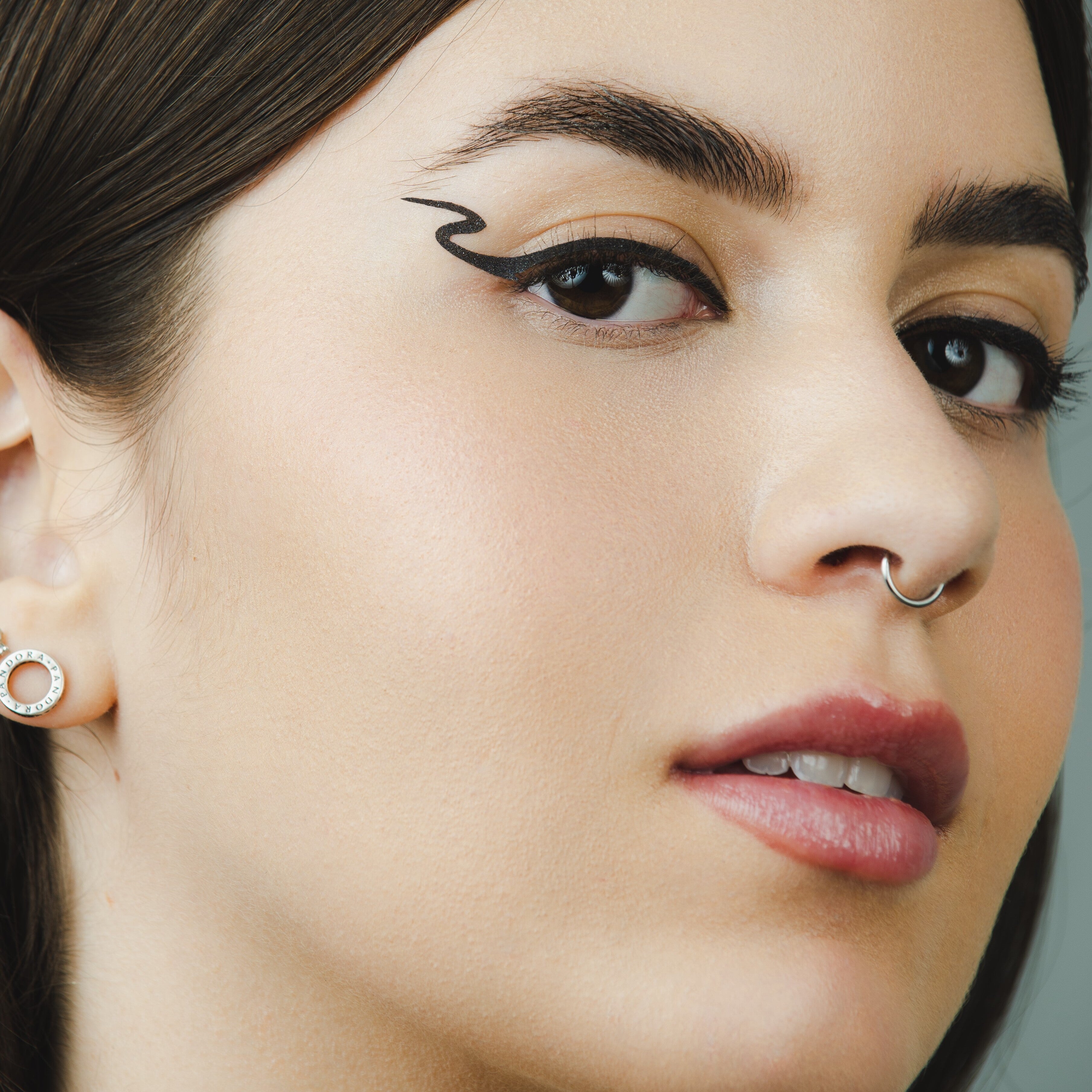 Delineador Adesivo Sofia Santino - S de Sofia